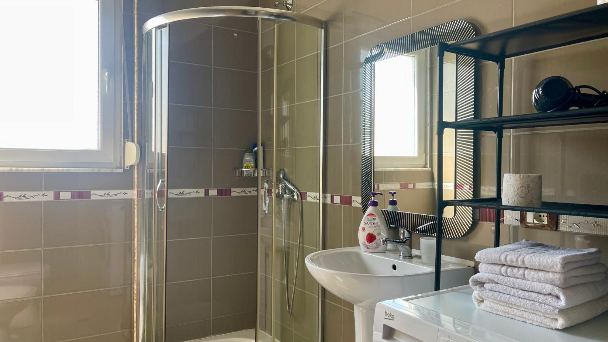 Appartamento 21° Bs Pazari City Center Comfort Tirana Esterno foto